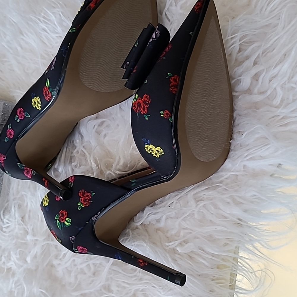 Nwot Betsey Johnson stilettos - Picture 7 of 9